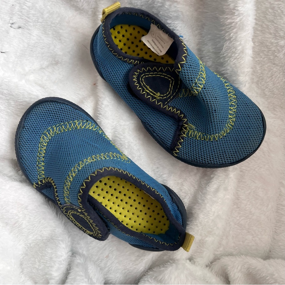 3 for $20 | Baby Water Shoes Size 5 | Blue & Green Velcro